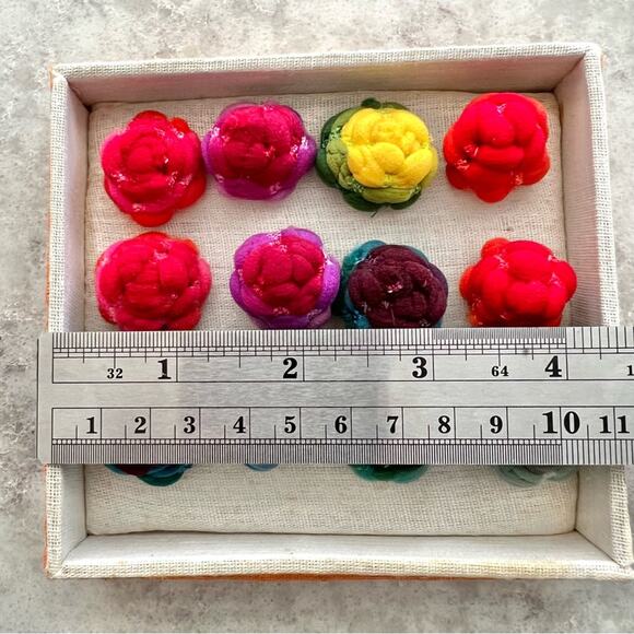 Y2K Anthropologie Fabric Flower Push Pins Set of 12 Boho Office Decor Cubicle - Picture 3 of 4